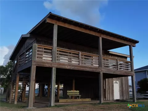 133 Marshall Johnson Ave, Port Lavaca, TX 77979