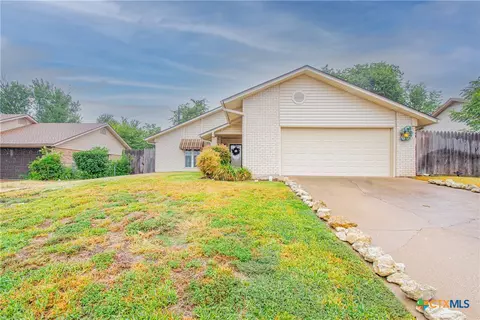 906 Yorktown Dr, Temple, TX 76504