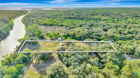 405 Camino Dr, Victoria, TX 77905