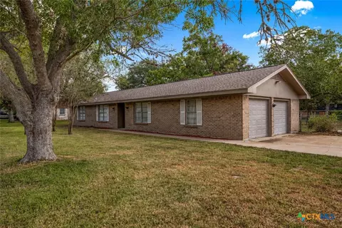 302 Brooks Rd, Victoria, TX 77904