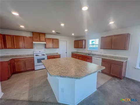 Kitchen - 625 Bailey Park Dr, Jarrell, TX 76537 photo 1 of 3