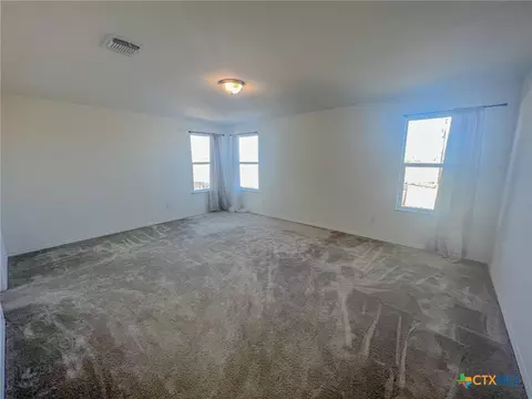Bedroom - 625 Bailey Park Dr, Jarrell, TX 76537 photo 4 of 7