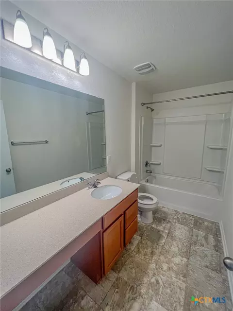 Bath - 625 Bailey Park Dr, Jarrell, TX 76537 photo 4 of 4