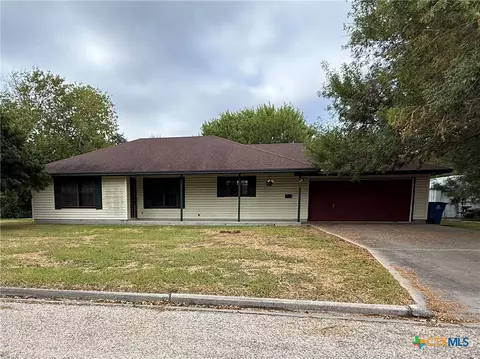 1011 N Ann St, Port Lavaca, TX 77979