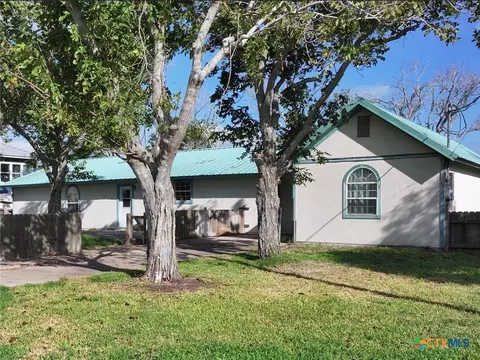 450 W Kruse Ave, Port Lavaca, TX 77979