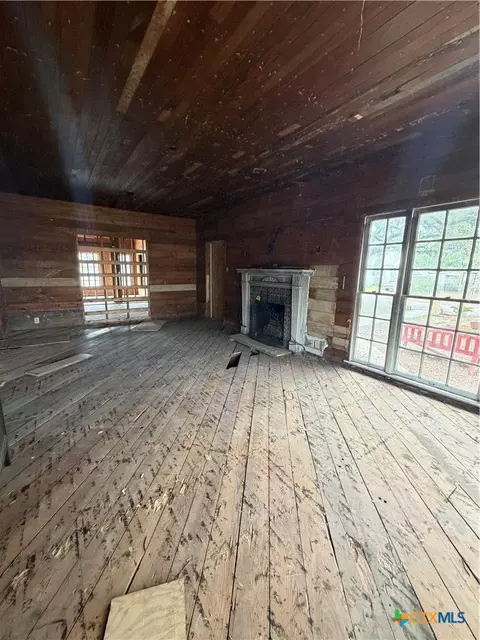 Living - 302 3rd St, Cuero, TX 77954 photo 1 of 2