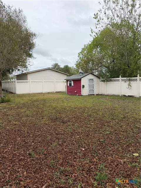Exterior - 302 3rd St, Cuero, TX 77954 photo 4 of 7