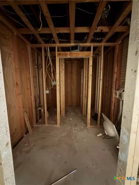Bath - 302 3rd St, Cuero, TX 77954 photo 1 of 4