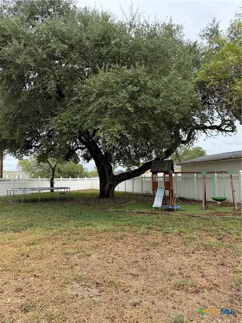 Exterior - 302 3rd St, Cuero, TX 77954 photo 6 of 7