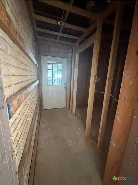 Entry Way - 302 3rd St, Cuero, TX 77954 photo 1 of 4
