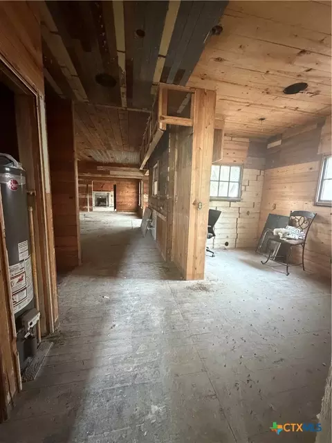 Entry Way - 302 3rd St, Cuero, TX 77954 photo 2 of 4