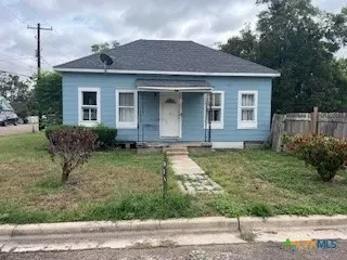911 Pine St, Victoria, TX 77901