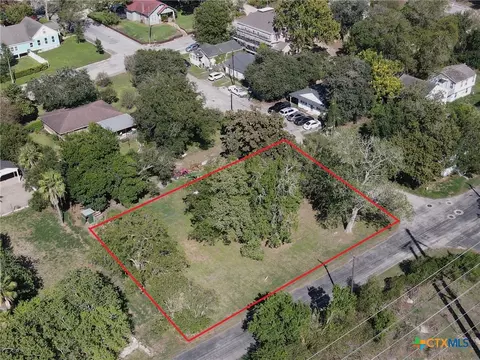 101 N Victoria St, Victoria, TX 77901