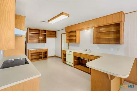 Kitchen - 3311 Whispering Oaks, Temple, TX 76504 photo 6 of 7