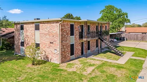 905 Simpson Rd, Victoria, TX 77904