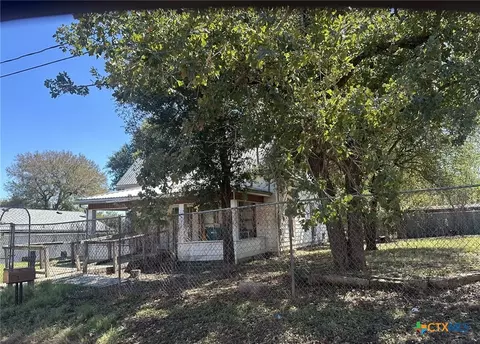 1504 Pidcoke St, Gatesville, TX 76528
