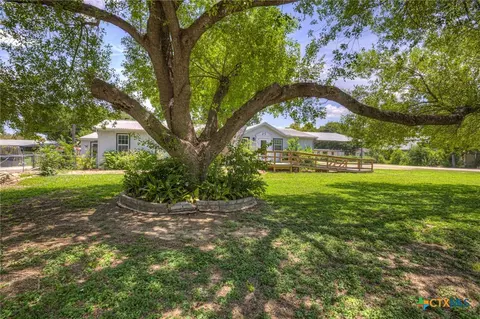 305 Elm Dr, Mcqueeney, TX 78123