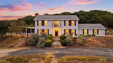 344 E South Fork Rd, Comfort, TX 78013