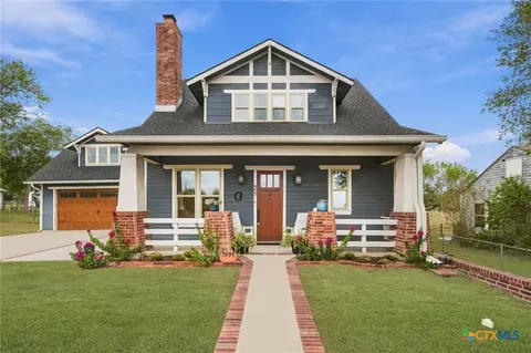 509 E Wendel St, Shiner, TX 77984