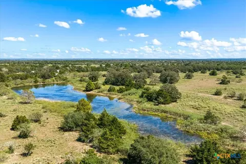 200 Lonita Ln, La Grange, TX 78963