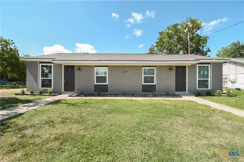 2002 Morningside St, Victoria, TX 77901