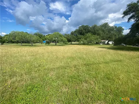 000 N San Patricio St, Goliad, TX 77963