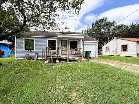 608 Hackberry, Ganado, TX 77962