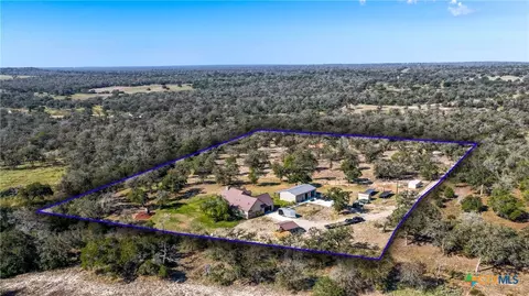 1211 Copperhead Rd, Seguin, TX 78155