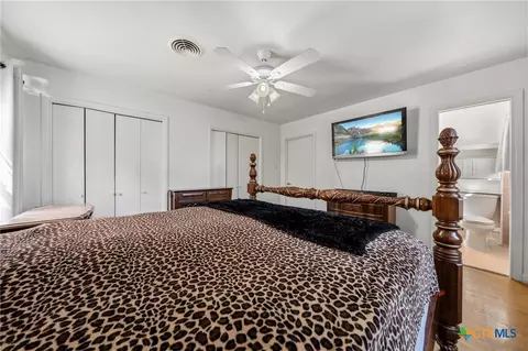 Bedroom - 307 E Zenith Ave, Temple, TX 76501 photo 2 of 2