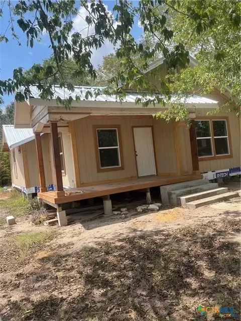 218 S Bright St, Gonzales, TX 78629