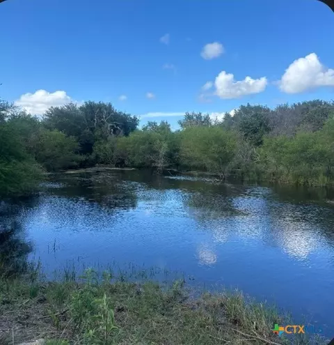 425 Metz Rd, Goliad, TX 77963