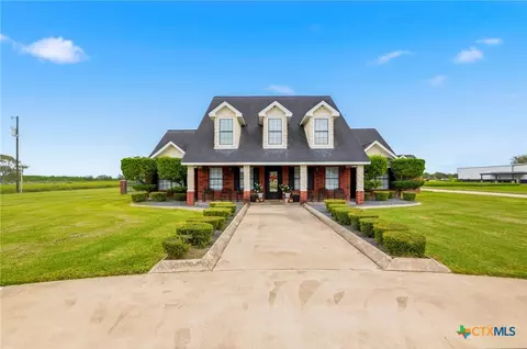 467 Burkhart Rd, Victoria, TX 77905