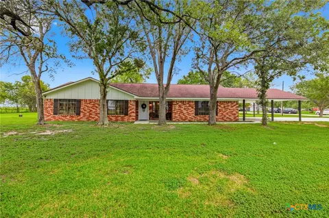 30 Sunrise Ln, Victoria, TX 77905