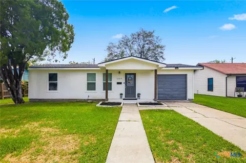 1109 E Polk Ave, Victoria, TX 77901