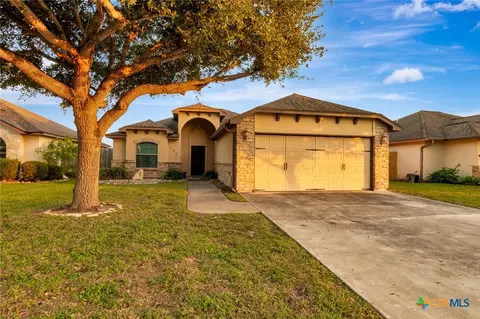 105 Tuscany Dr, Victoria, TX 77904