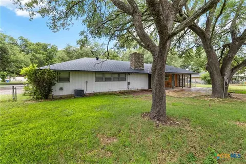 125 Rio Grande Dr, Seguin, TX 78155