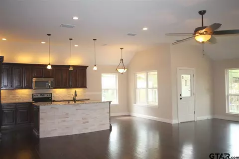 320 Rustic Dr, Hideaway, TX 75771 photo 6