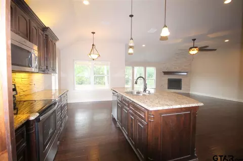 320 Rustic Dr, Hideaway, TX 75771 photo 16