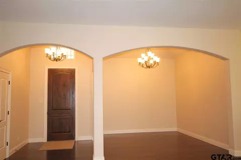 320 Rustic Dr, Hideaway, TX 75771 photo 3