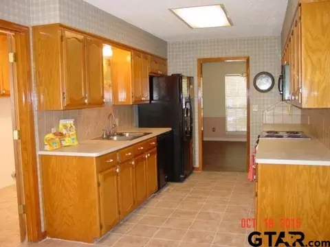 1605 Pinecrest, Gilmer, TX 75644 photo 6