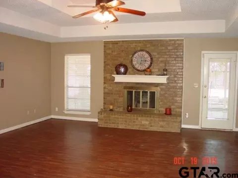 1605 Pinecrest, Gilmer, TX 75644 photo 2