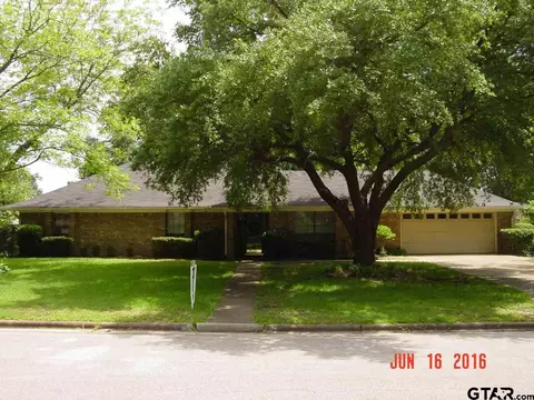 1605 Pinecrest, Gilmer, TX 75644 photo 1