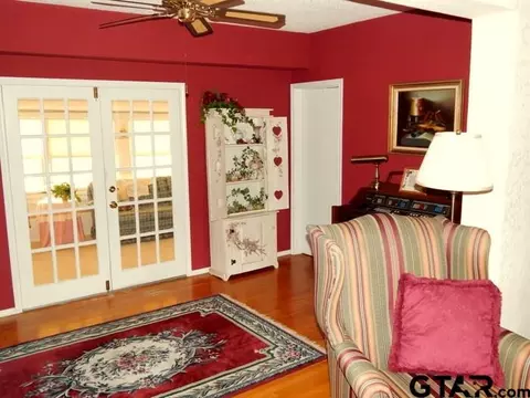 1084 E Main, Van, TX 75790 photo 5