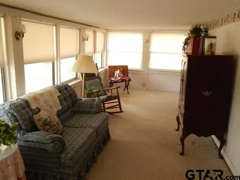 1084 E Main, Van, TX 75790 photo 7
