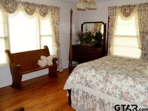 1084 E Main, Van, TX 75790 photo 13
