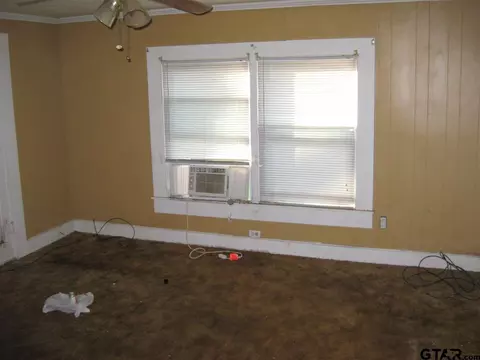809 E 4th St, Rusk, TX 75785 photo 4