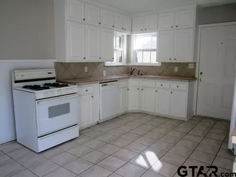 1913 E 5th, Tyler, TX 75701 photo 4