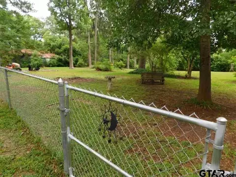 727 Pine St, Gilmer, TX 75644 photo 19