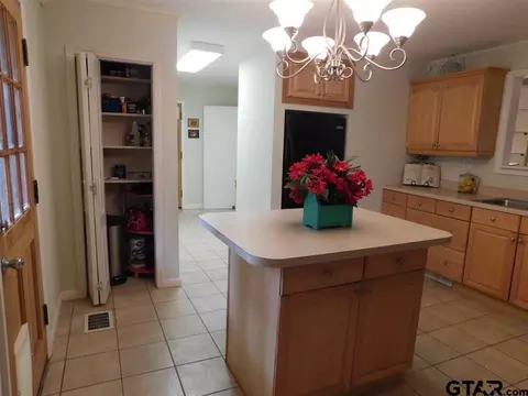 727 Pine St, Gilmer, TX 75644 photo 10