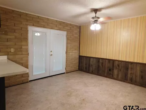 209 Maple, Gilmer, TX 75644 photo 4